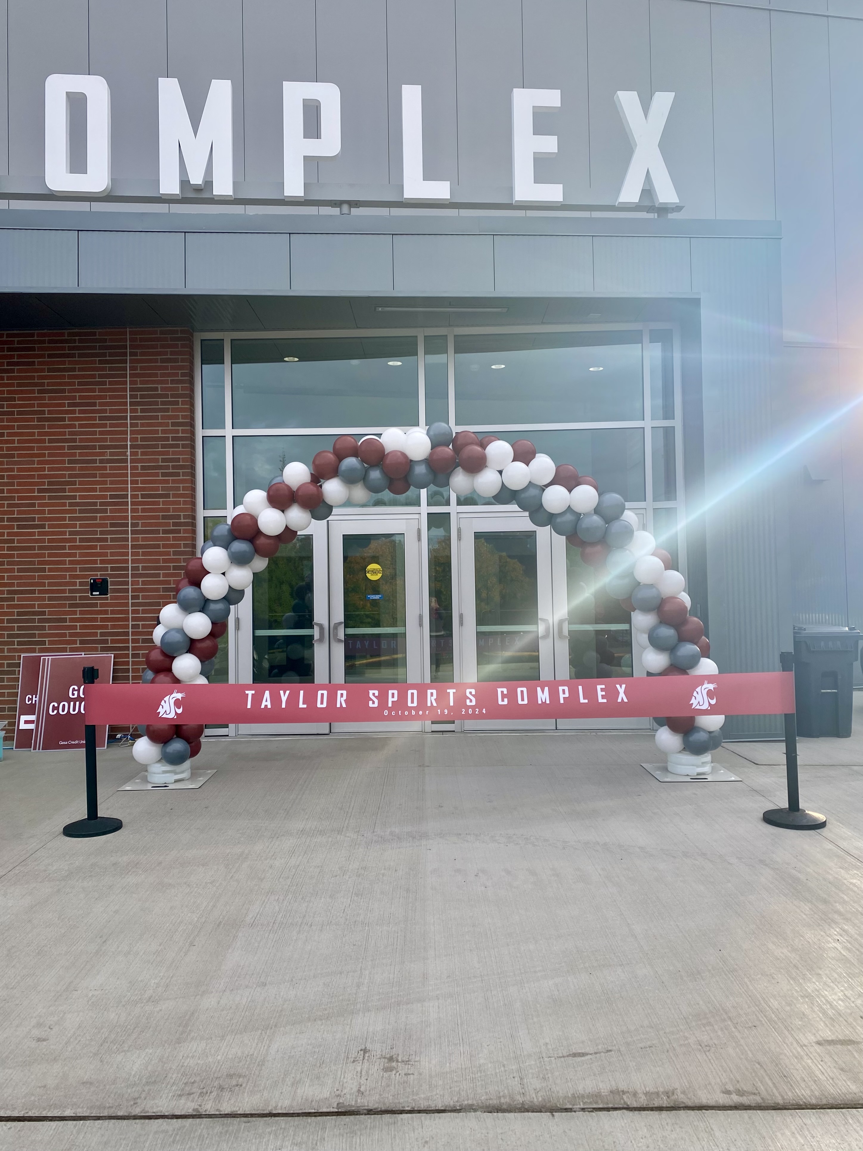 WSU balloon arch